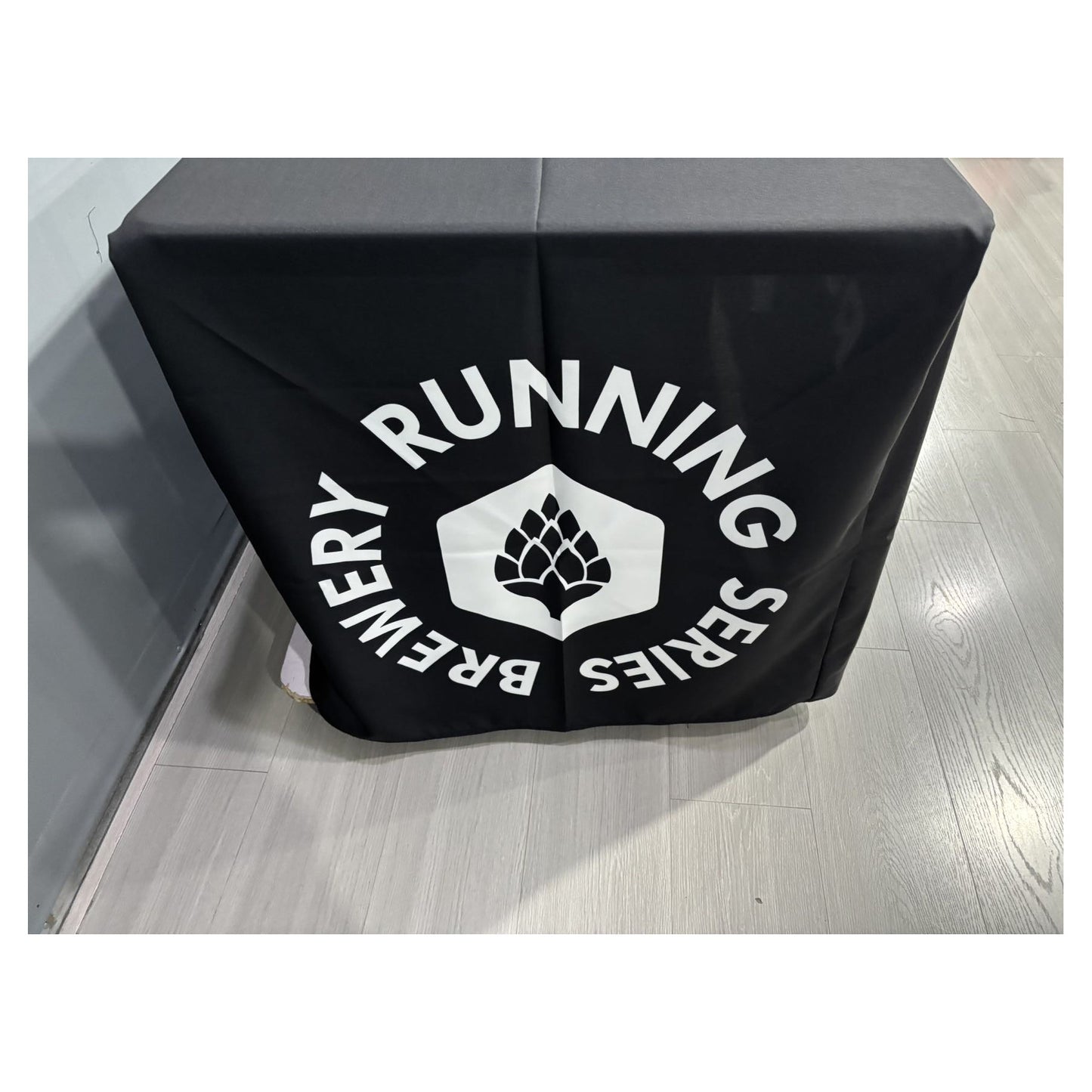6 Foot Fitted Table Cloth
